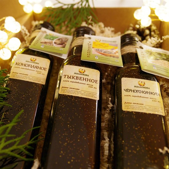 "Новогоднее настроение" - набор из 3-х сыродавленных масел в подарочной упаковке.